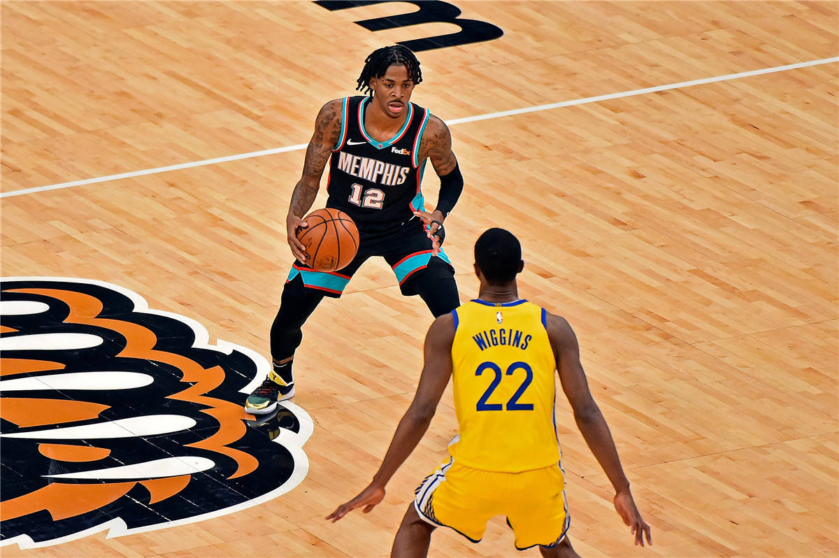 孟菲斯灰熊迎足总杯关键赛；今晚更衣室发声；气氛紧张；训练强度明显提升