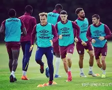 法甲赛程吃紧，西汉姆清晨豪取连胜，球迷炸锅，训练强度明显提升